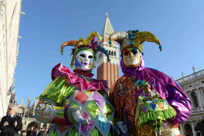 karneval in venedig kostüme fasching clown san marco platz