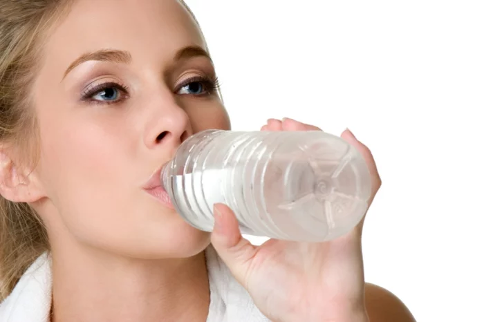 nieren stärken tipps gesundheit wasser trinken