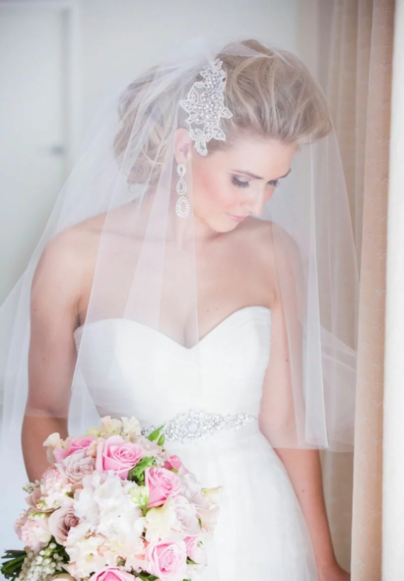 romantischer Haarschmuck Braut Brautfrisur mit Schleier