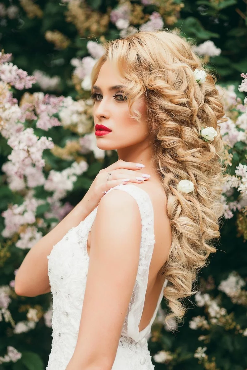 romantischer Haarschmuck Braut echte Blumen in den Haaren
