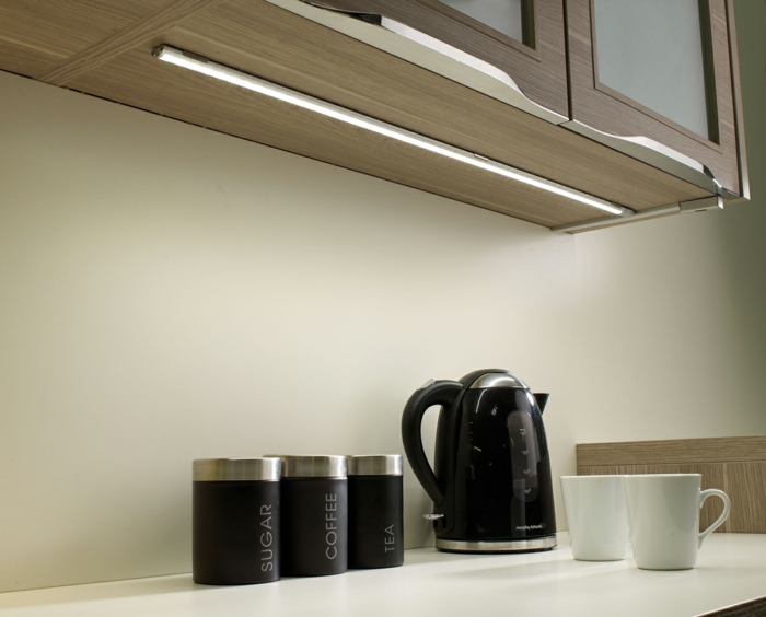 Schrankleuchten - 30 Ideen, wie Sie mehr Licht in den Schrank bringen