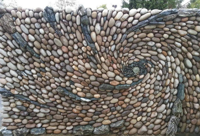 trockenmauer natursteine mauerwerk mauerer steinkunst mauer runde steine kunstwerk