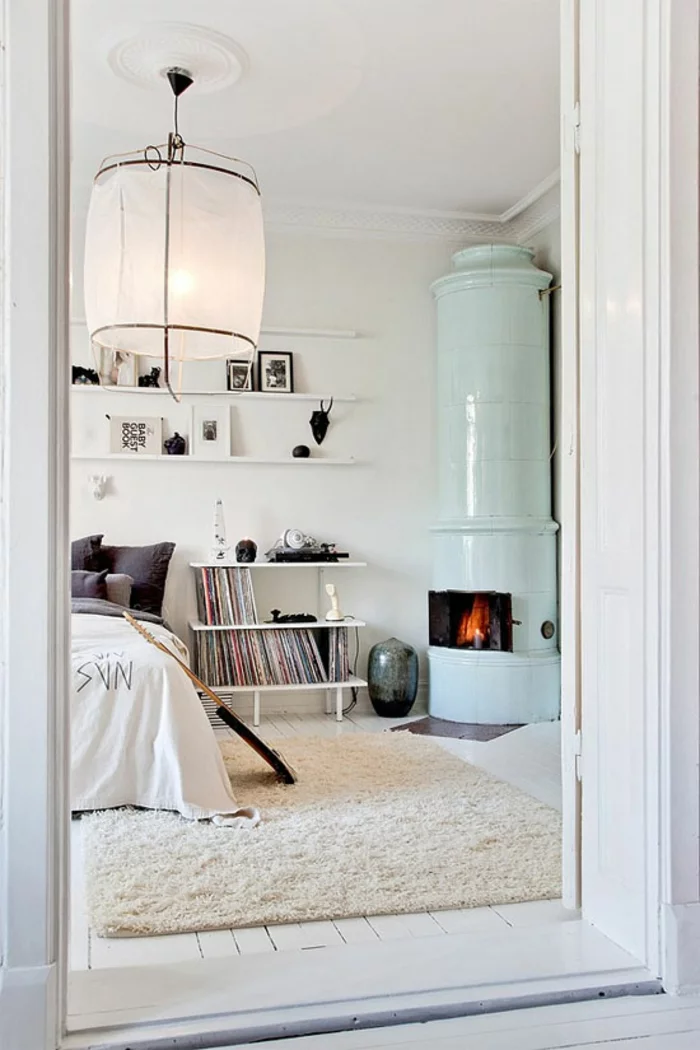 wandfarbe weiß schlafzimmer skandinavischer stil kamin