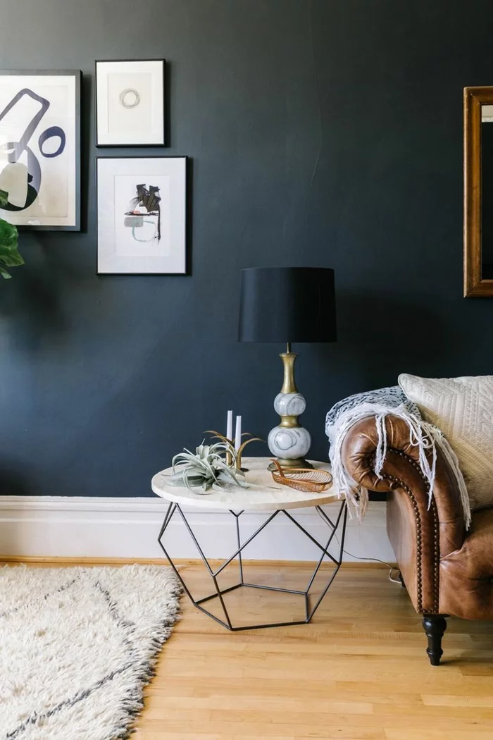 wandfarben 2016 trendfarben dunkelgrau graphit wohnzimmer ledersofa beistelltisch rund hochflorteppi h
