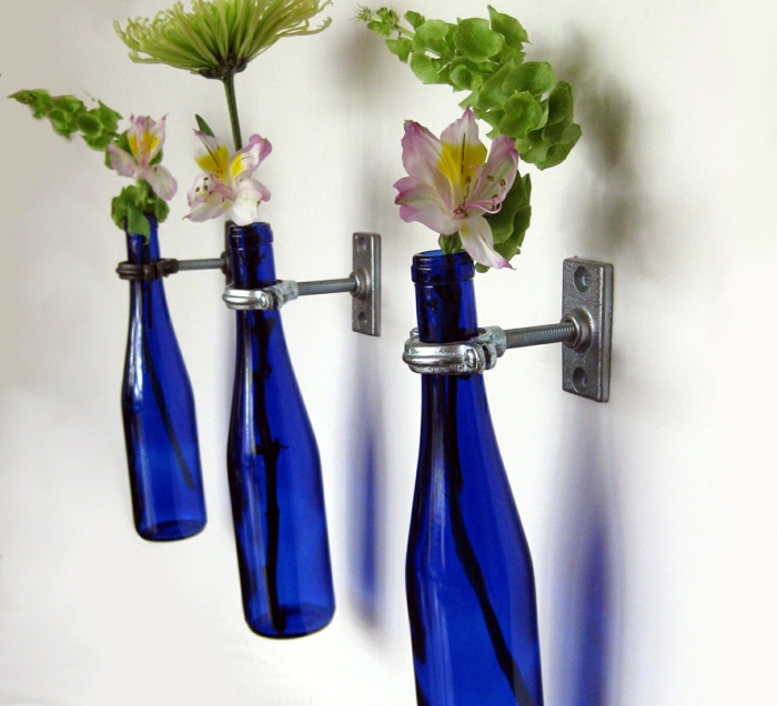 wohnideen zum selber machen weinflaschen wiederverwenden vasen wand
