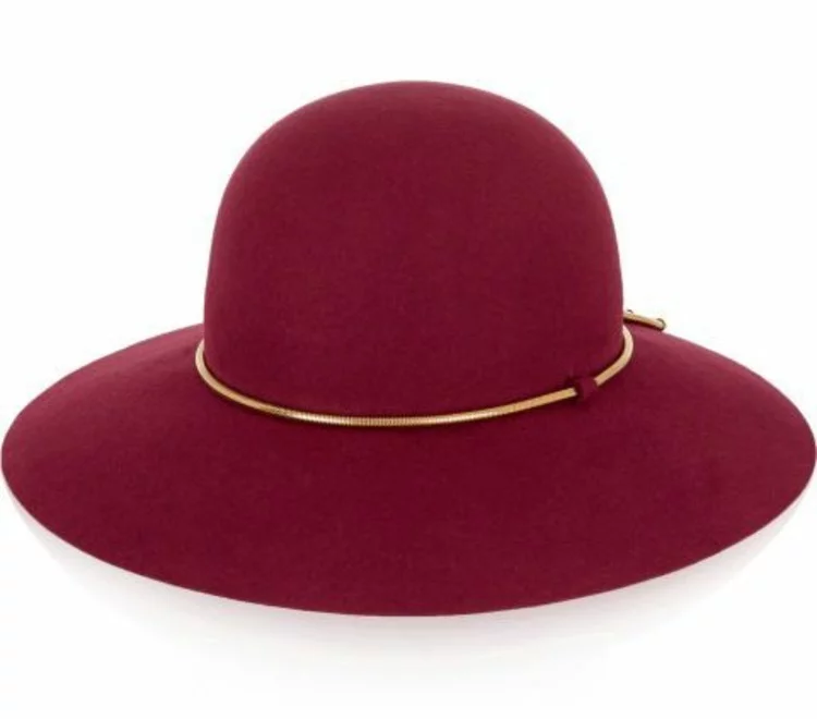 Damenhüte für jeden Anlass kirschroter Filzhut mit kleinem goldenem Band 