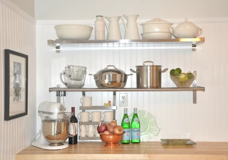 Ikea Küchenregale in der Küche moderne Regalsysteme für Töpfe und Kannen Stauraum Ideen