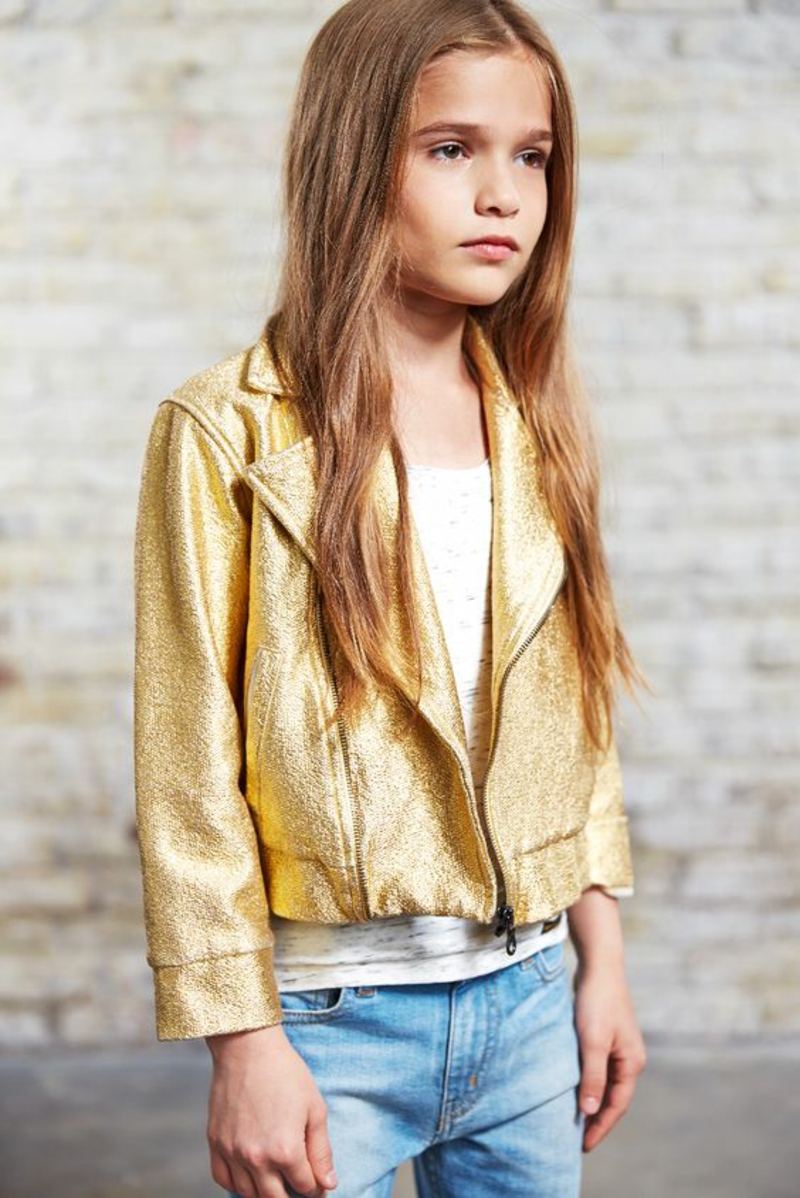 Kinderkleidung Trends Jeans und Jacke Kunstleder Gold