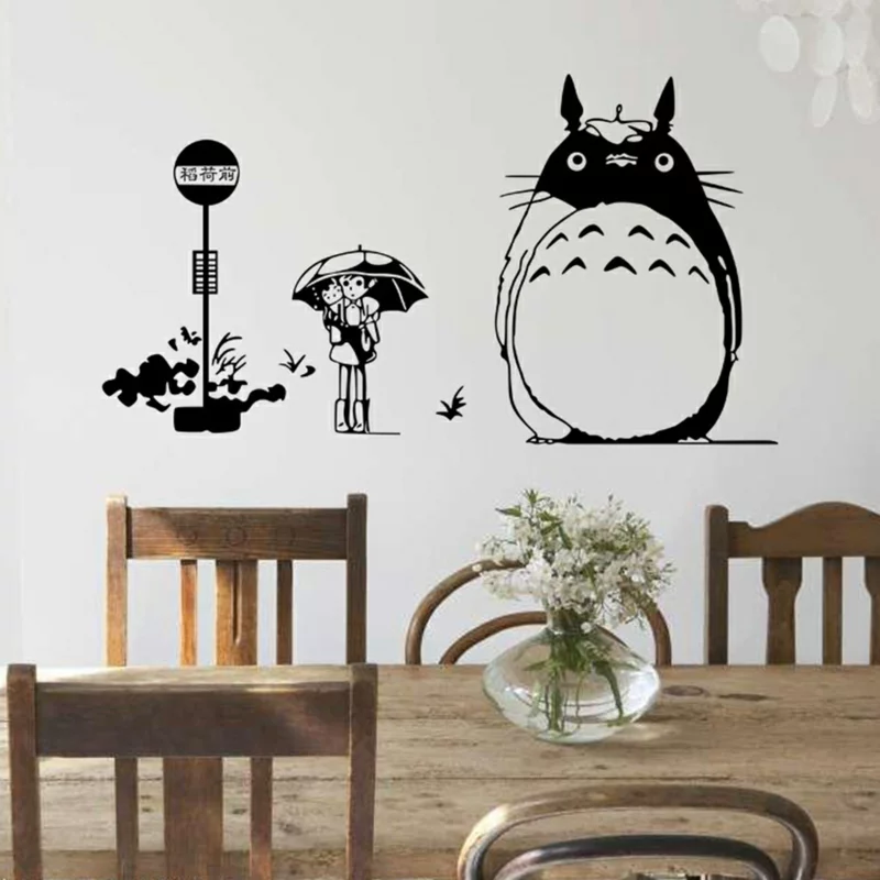 coole Wandtattoos Küche Esstisch mit Stühlen Wandfarbe weiß schwarz Wandsticker