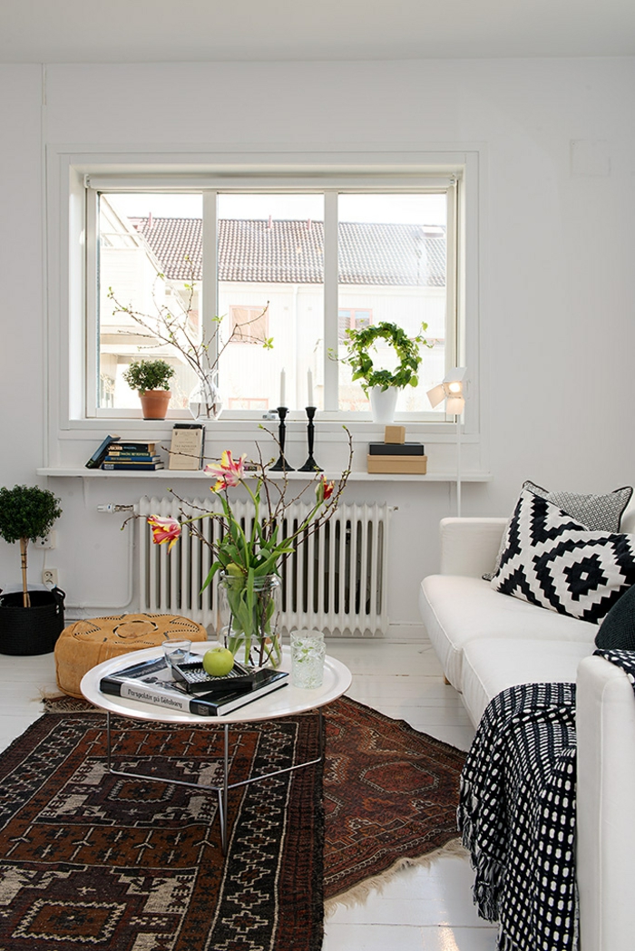 deko ideen wohnzimmer teppichläufer blumen weiße wände pflanzen