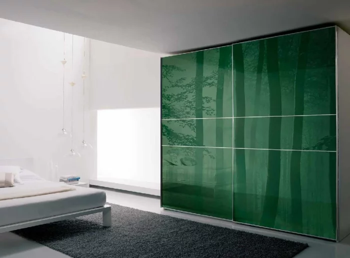 design kleiderschrank wohnideen schlafzimmer grüne frontseite grauer teppichläufer