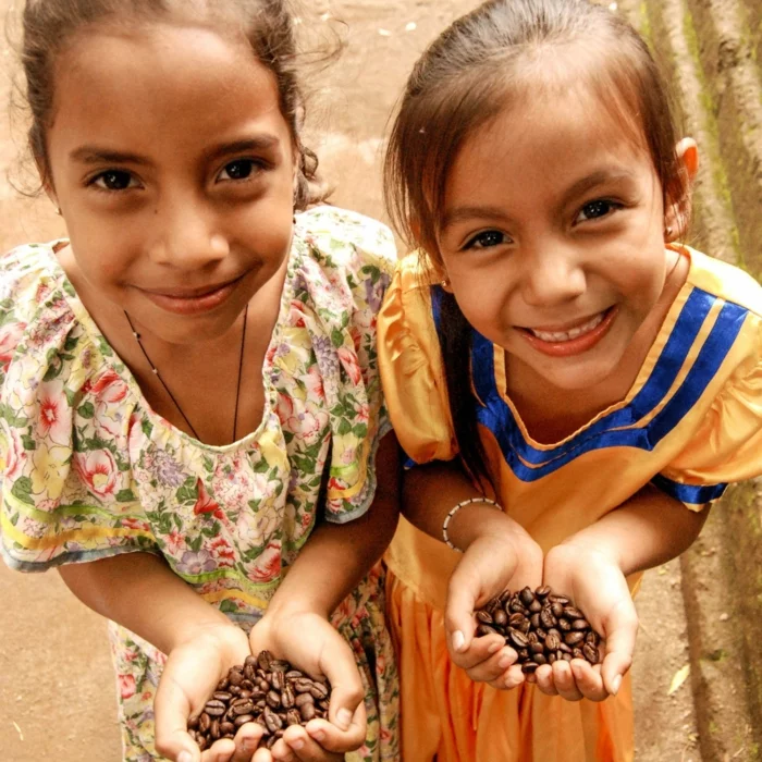 fair trade kaffee bio bohnen kinder ausbildung soziale gerechtigkeit