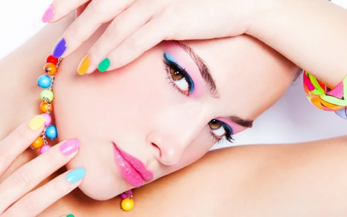 fingernägel design bunte nägel pastellfarben nageldesign sommer nagellack