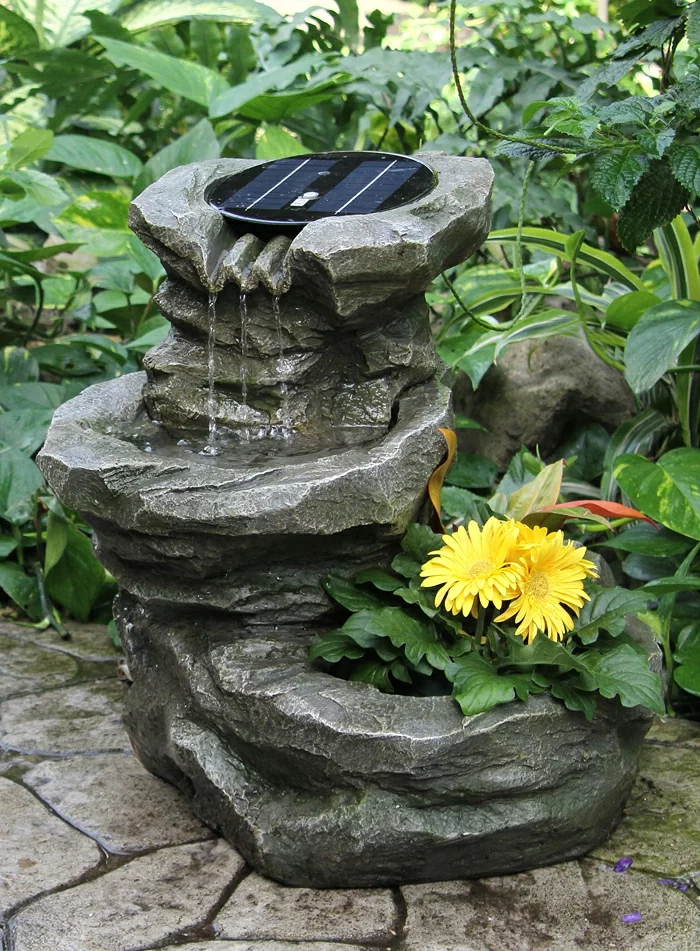 gartendeko ideen solarbrunnen steine gartenideen