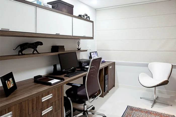 home office einrichten regale büro schreibtisch kommode schränke ergonomischer stuhl