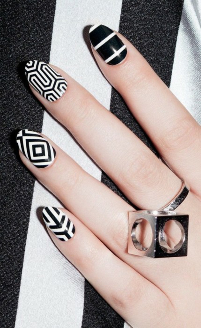 nageldesigns fingernägel design nailart geometrische muster gelnägel schwarz weiß