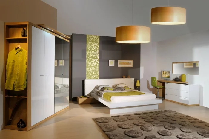 wohntrends wohnideen schlafzimmer große pendelleuchten eleganter teppich funktionaler kleiderschrank