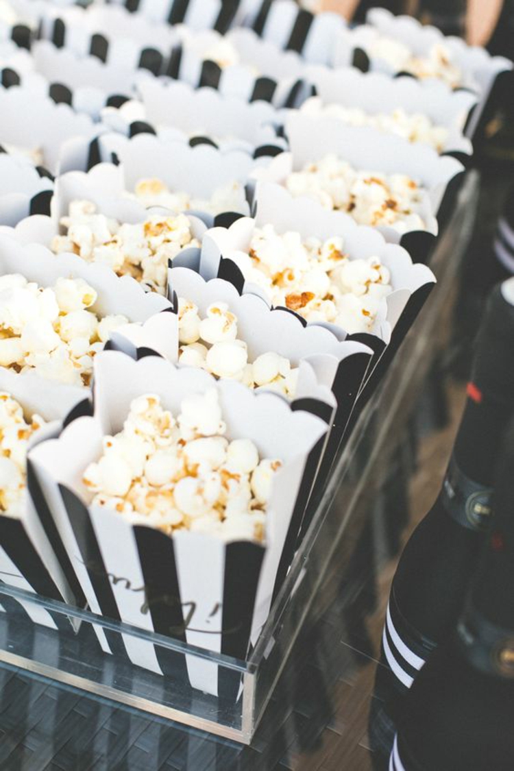 Hochzeitsfeier Ideen Schwarz Weiß Popcorn Verpackung