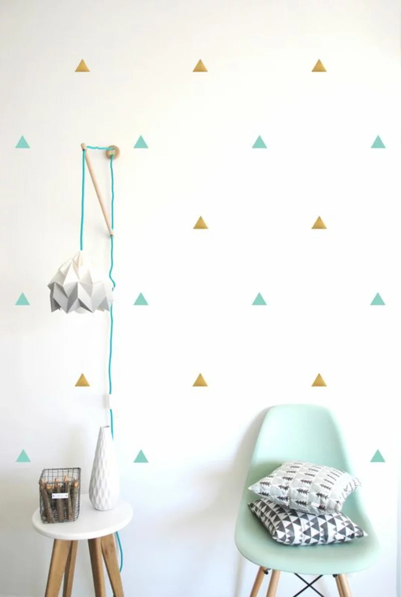 Mustertapeten farbige Dreiecken Tapeten für Kinderzimmer gestalten