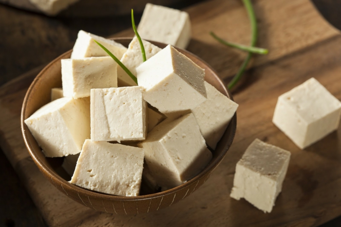 Omega 3 Fettsäuren Lebensmittel gesundes Essen wahlnüssöl tofu rezepte