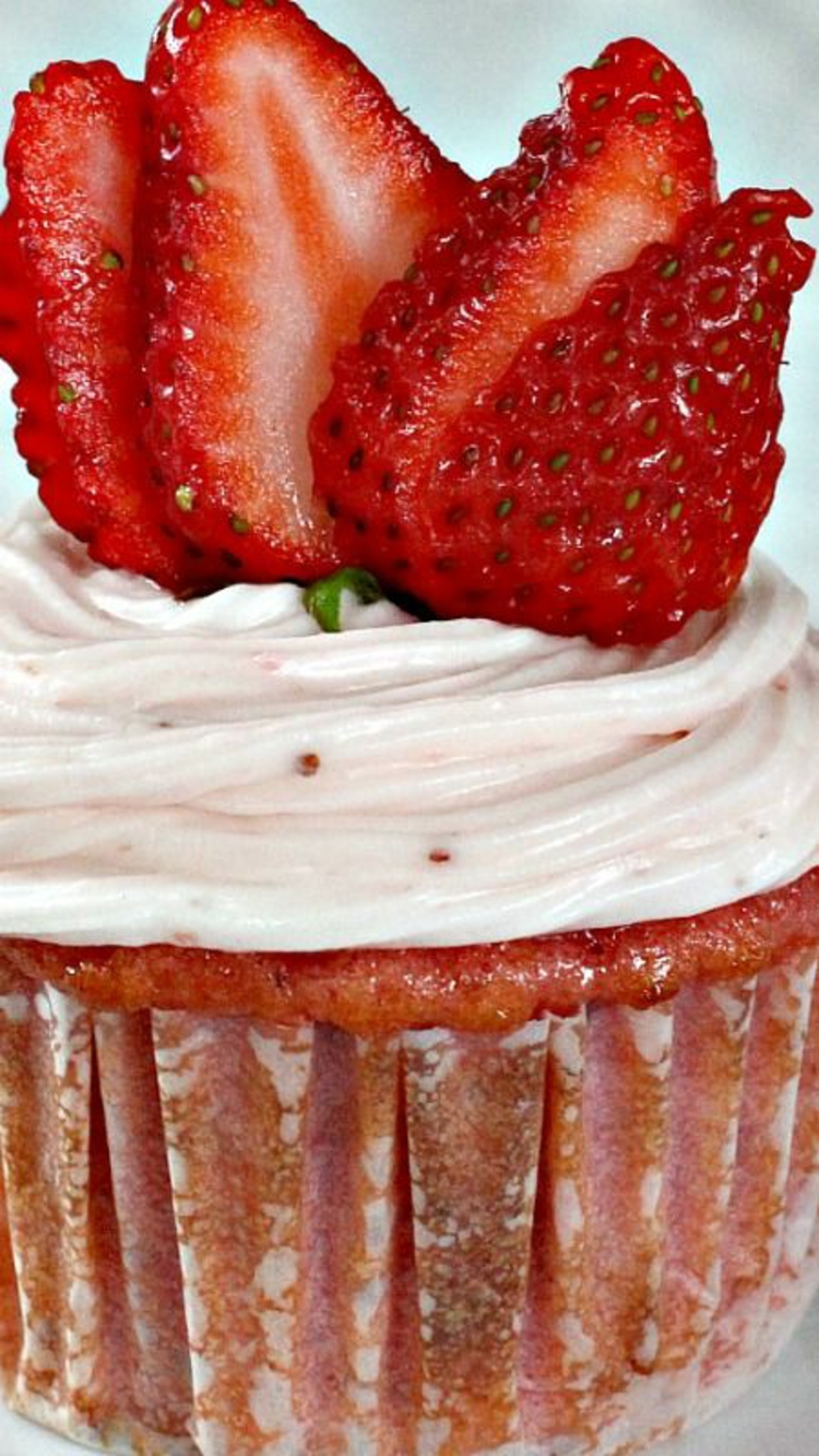 Törtchenzeit Mini Kuchen Rezepte mit Erdbeeren