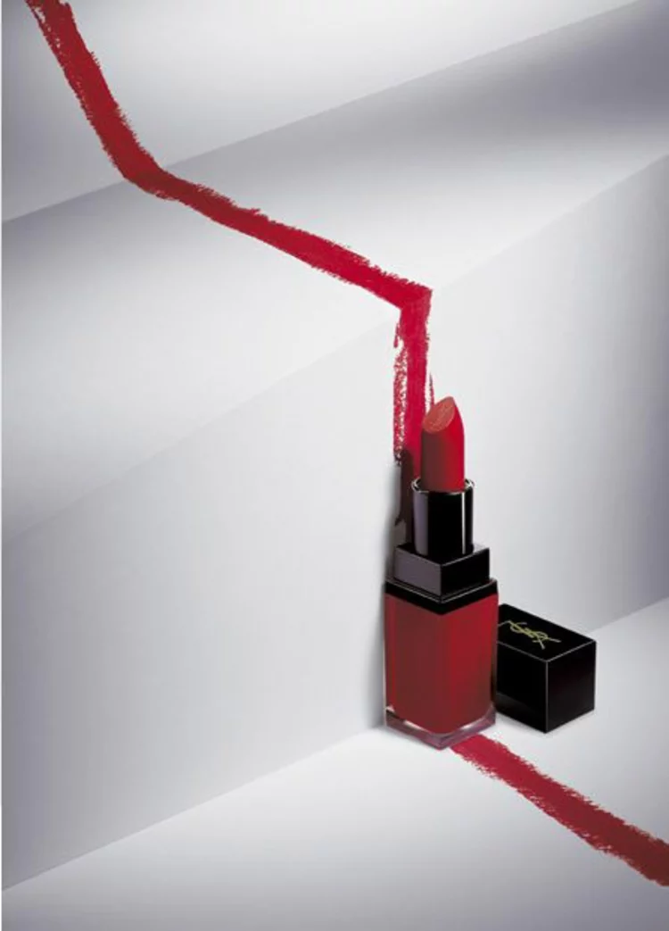 Yves Saint Laurent Lippenstift Farbe aussuchen rot