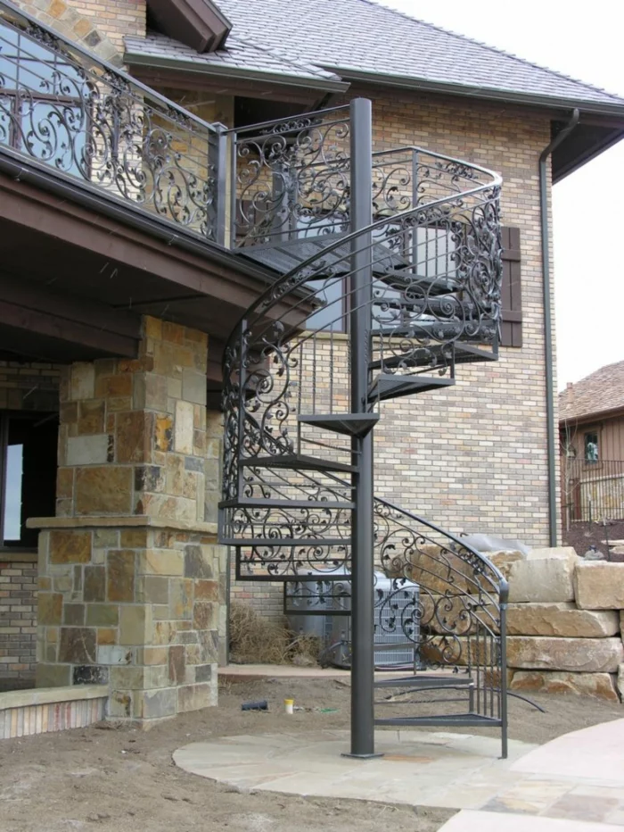 Gartentreppe mit Stahlgeländer 
