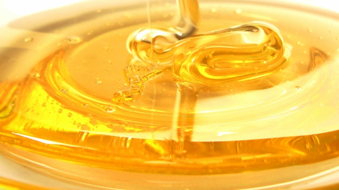 honig gesund honigpott honiglöffel goldwert