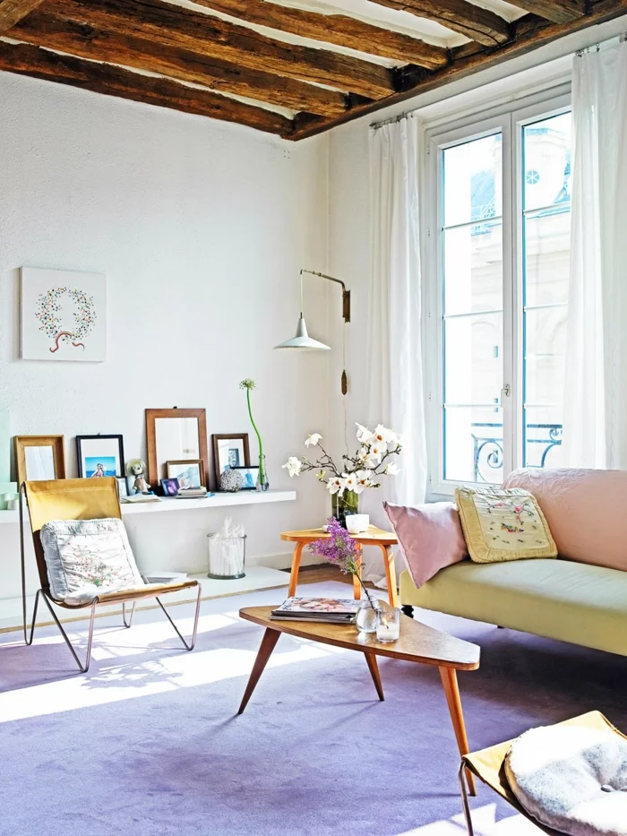 innendesign ideen pastellfarben wohnzimmer einrichten lila teppich blumen