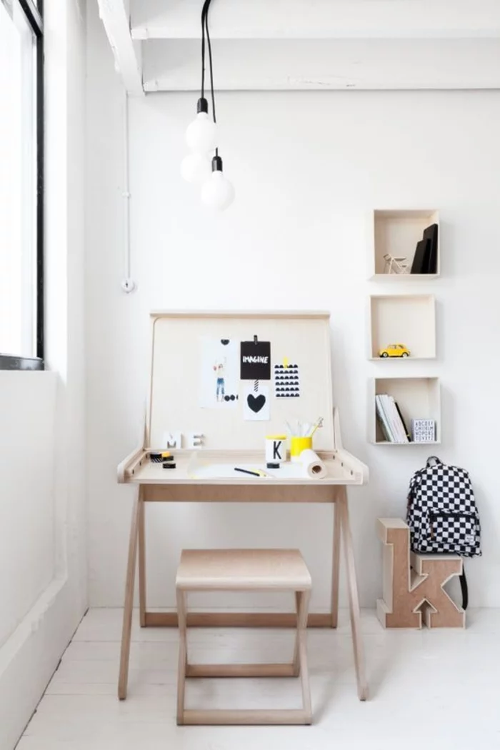 klappbarer Schreibtisch kleines Home Office einrichten Büromöbel