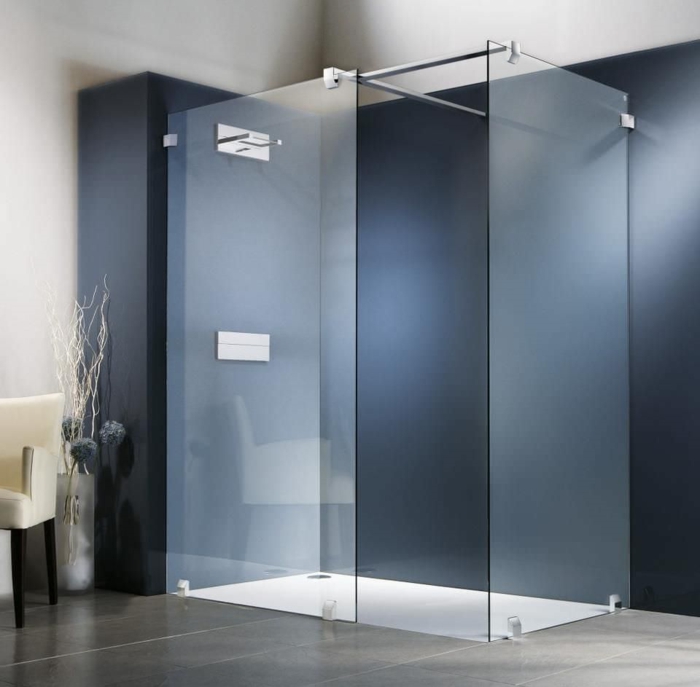 kleines bad einrichten duschkabine moderne dusche glastüren schiebetüren
