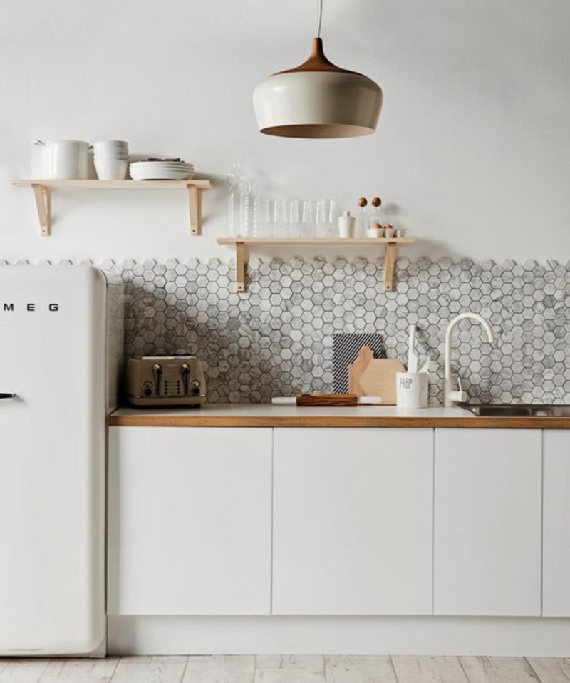 skandinavisch wohnen Einrichtungsbeispiele Küchenideen Retro Kühlschrank smeg