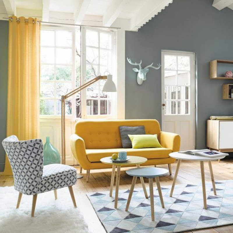 skandinavisch wohnen minimalistisches Design Farbakzent gelb