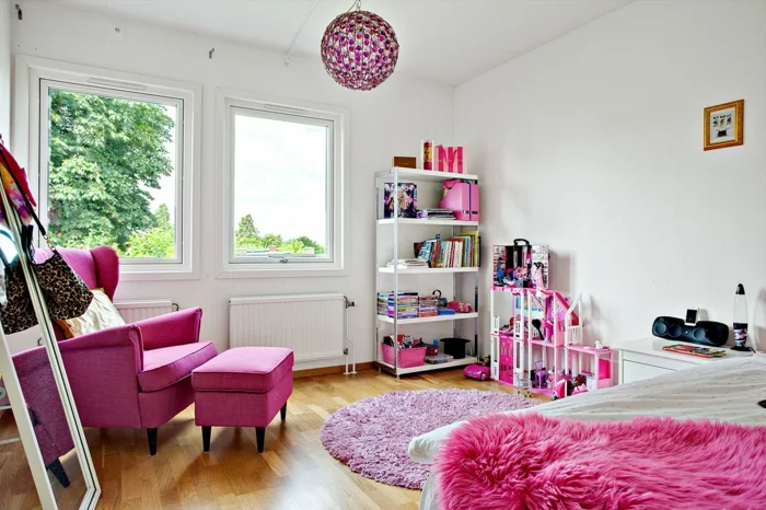 teppich kinderzimmer rosa rund mädchenzimmer möbel weiße wände