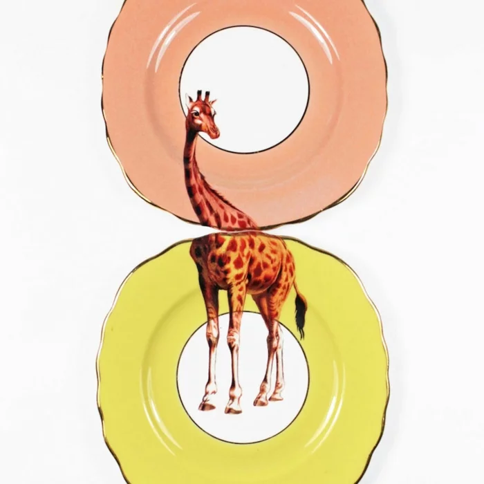 wohnidee tisch platten yvonne ellen giraffe per hand bemalt