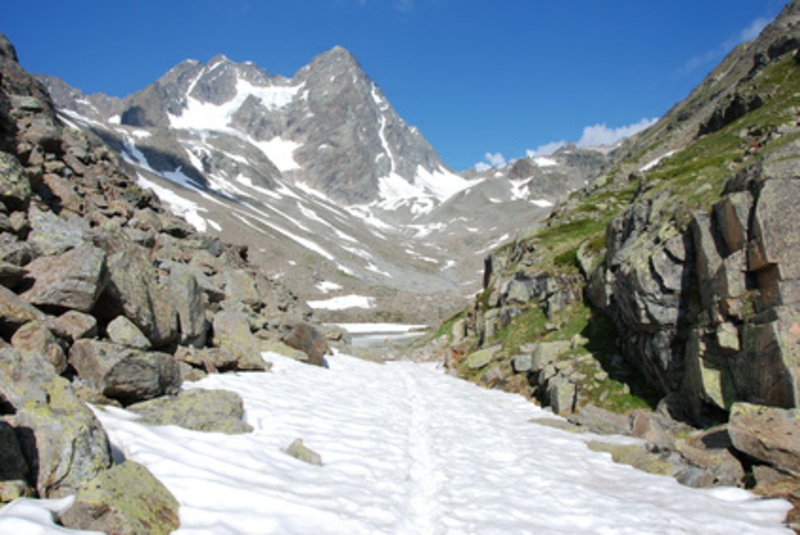 Bergsteiger Ziele weltweit Gipfelstürmer hohe Bergen Schnee