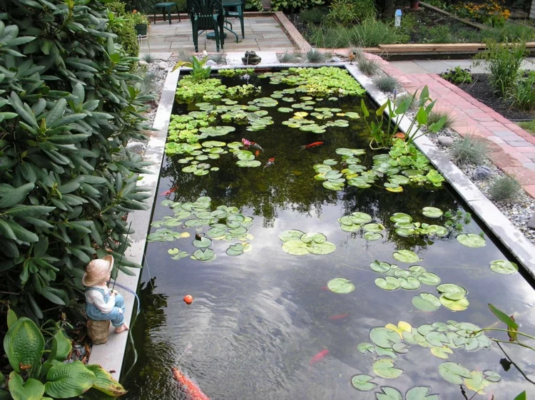 Gartenteich Bilder japanischer Garten Ideen Teich mit Wasserpflanzen und Fischen viel Pflegeaufwand