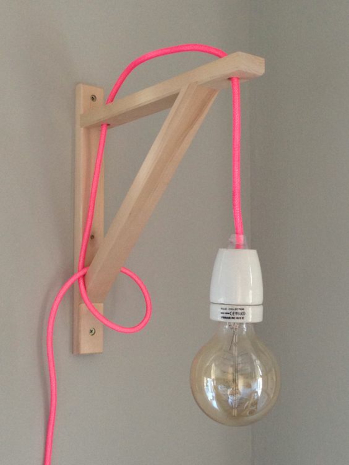 Lampen selber machen DIY Lampen Wandlampe Holzständer Kabel Lampe Pink