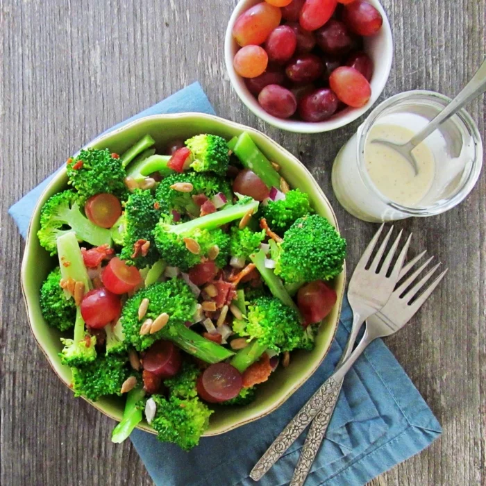 gesundes essen salat broccoli lifestyle