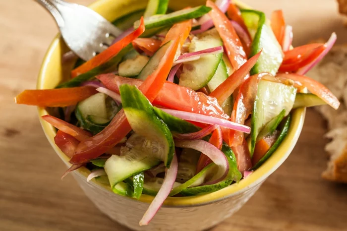 gesundes essen salate essen gesund zwiebel