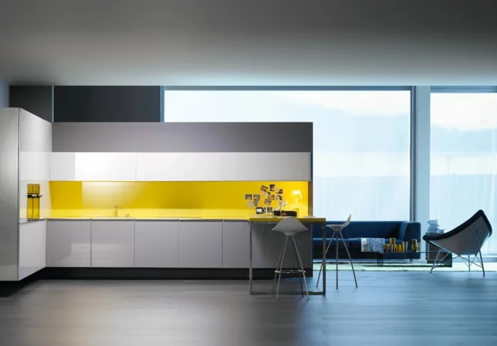 glasrückwand küche gelbe küchenrückwand minimalistisches innendesign
