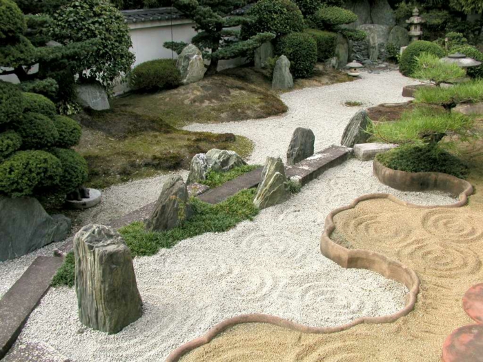 japanischer garten gartengestaltung ideen kieselsteine natursteine steinblöcke sand