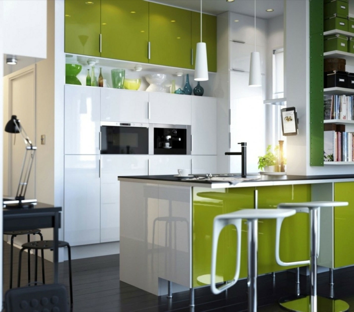 küchenmöbel ikea küchenschränke grün weiß spiegeleffekte