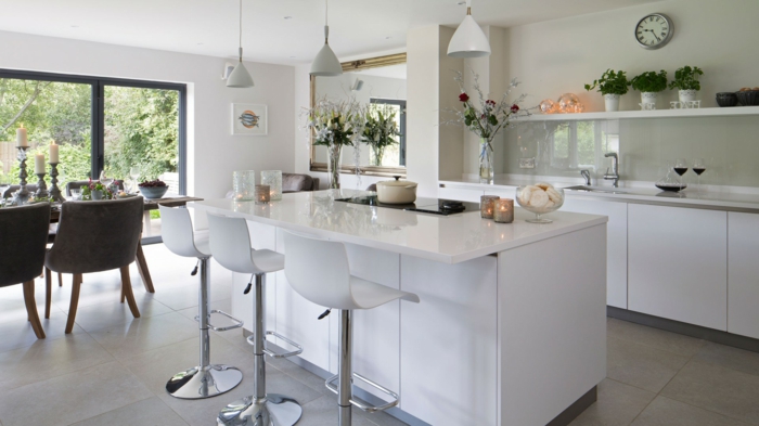 küchenrückwand glas stilvoll weißes ambiente