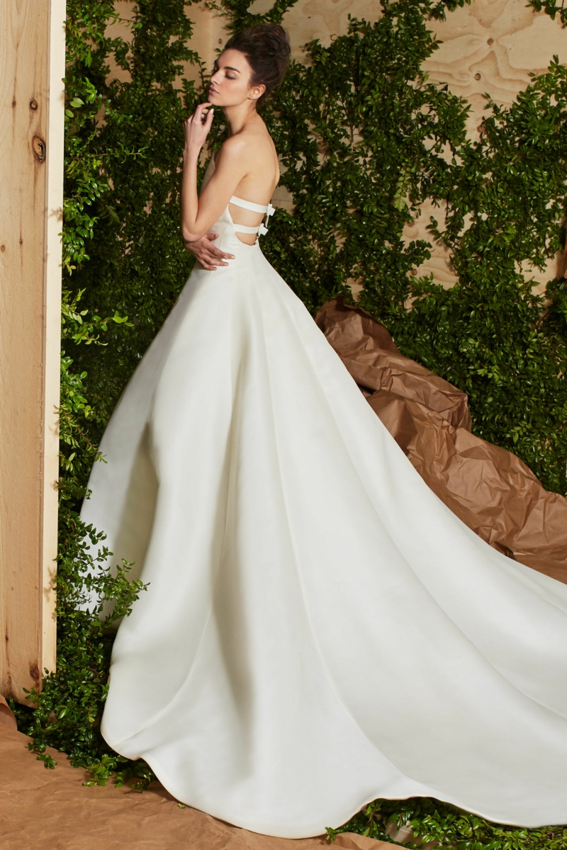 moderne Brautkleider Carolina Herrera königliche Hochzeitskleider