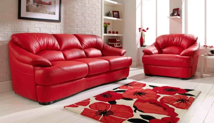 roter sessel wohnzimmer einrichten farbiger teppich rotes sofa