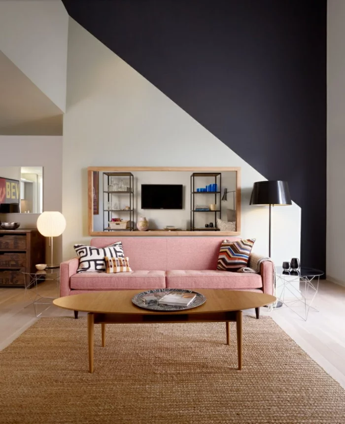 wohnzimmereinrichtung ideen hellrosa sofa sisalteppich wandfarbe