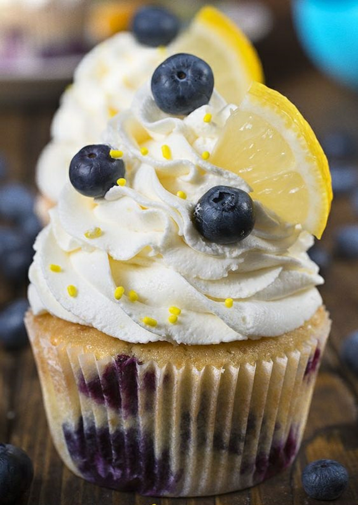 Blaubeeren Zitrone Cupcakes Topping Rezept Törtchen backen Rezeptideen