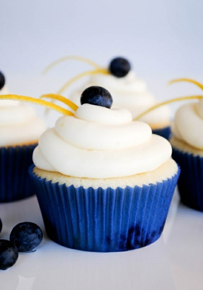 Cupcakes Rezept kleine Blaubeer Törtchen selber backen