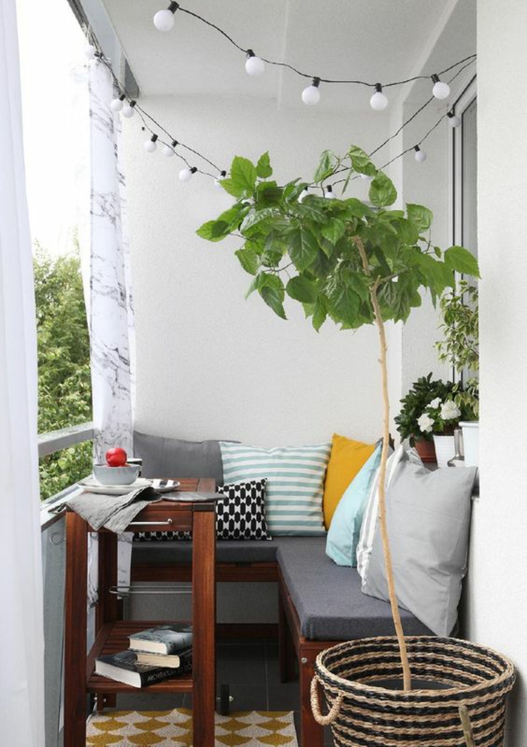 Wohnung einrichten Terrassengestaltung kleinen Balkon Möbel